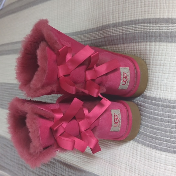 Ugg Girls Bailey Bow Boots - Picture 2 of 5